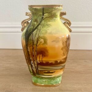 ANTIQUE 19th C. NIPPON Morimura HAND PAINTED DRAGON HANDLES LANDSCAPE‎ VASE 8”